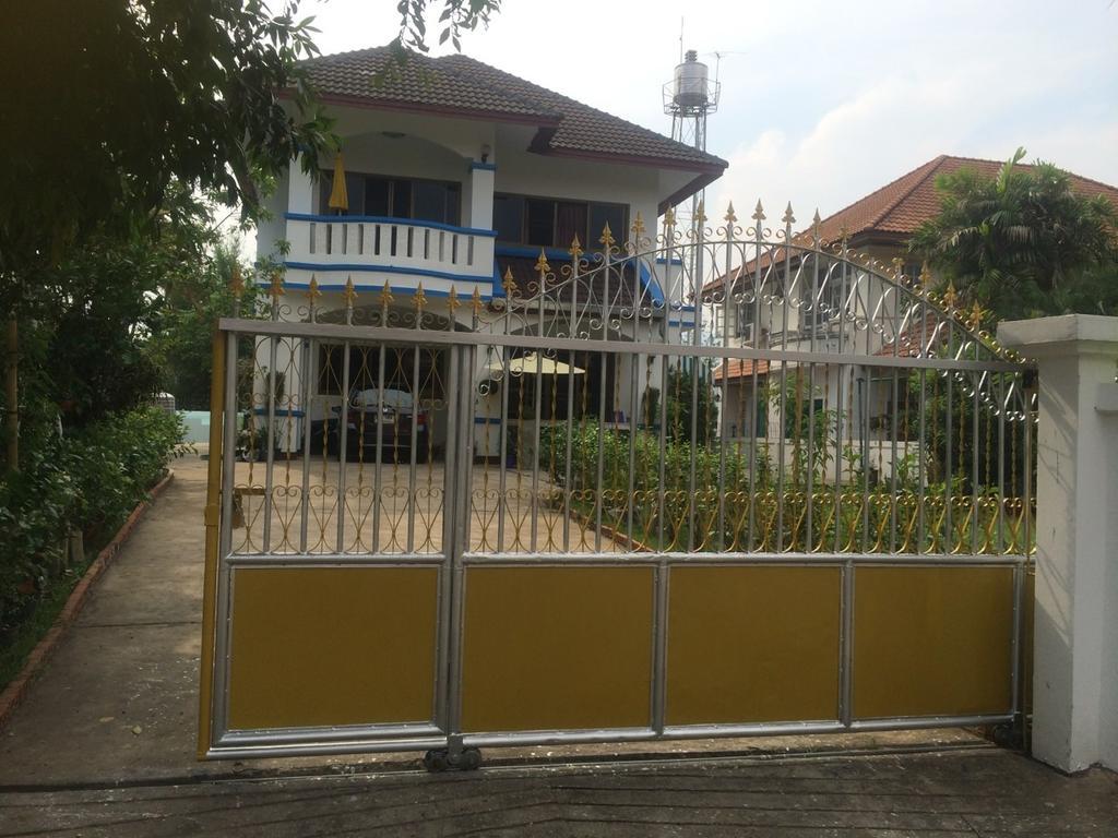 Hom Baan Chiang Mai Hotel Exterior photo